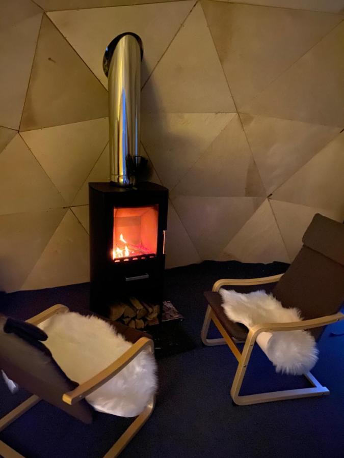 Aurora Igloo Fireplace-Heated Tents In A Secret Forest With Private Jacuzzi And Shared Sauna Bathroom And Dog Friendly Rovaniemi Luaran gambar