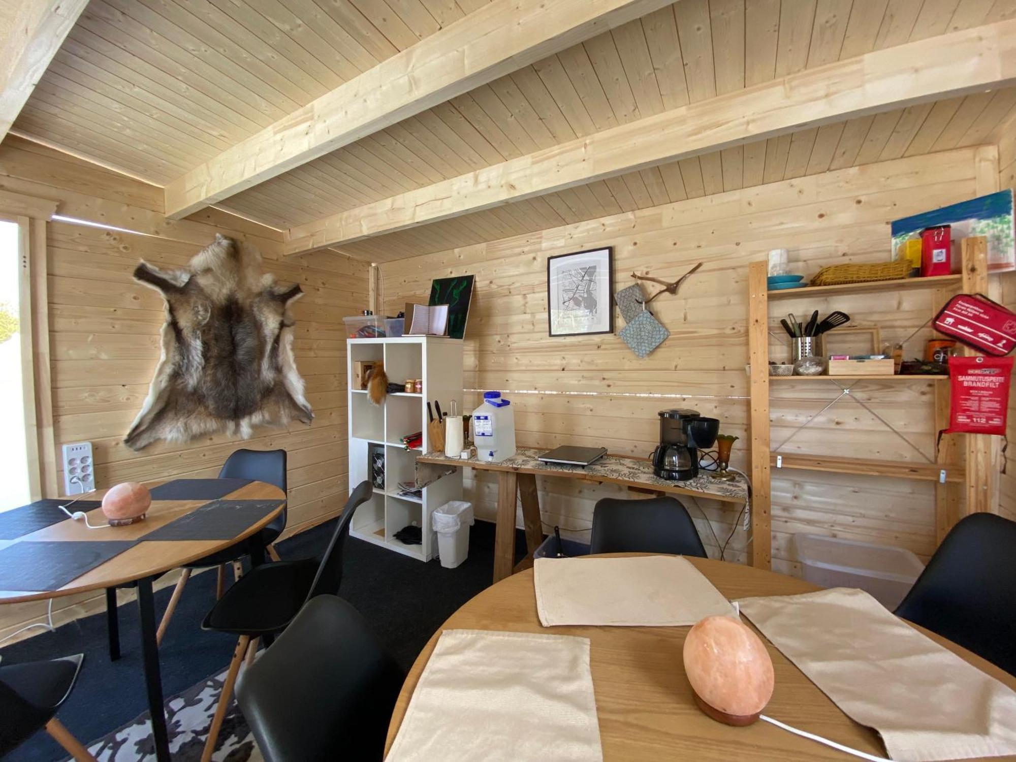 Aurora Igloo Fireplace-Heated Tents In A Secret Forest With Private Jacuzzi And Shared Sauna Bathroom And Dog Friendly Rovaniemi Luaran gambar