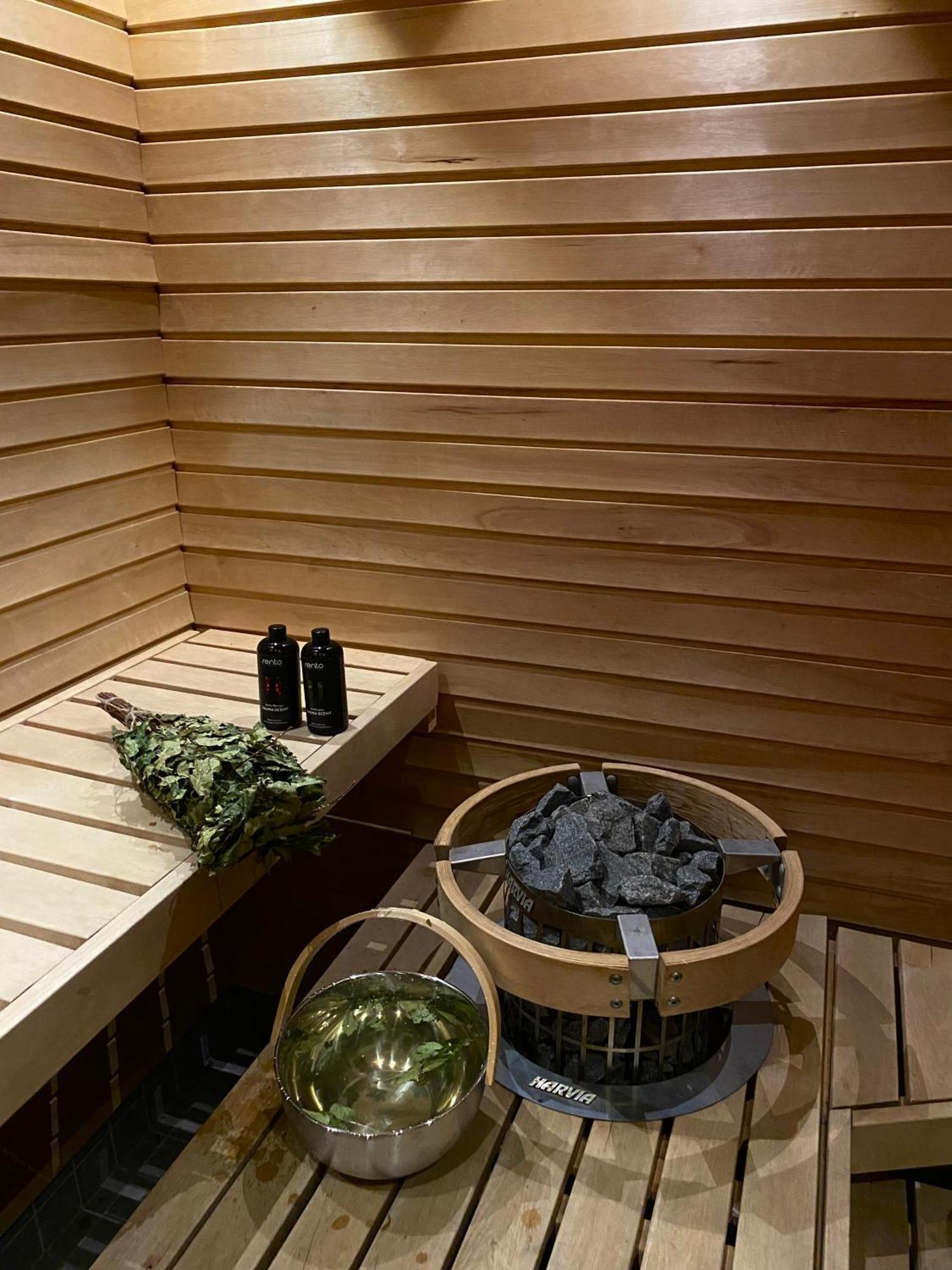 Aurora Igloo Fireplace-Heated Tents In A Secret Forest With Private Jacuzzi And Shared Sauna Bathroom And Dog Friendly Rovaniemi Luaran gambar